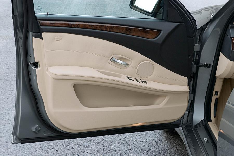  BMW 5-Series 2007 года  (фото 69 из 93)
